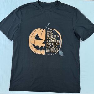 Halloween size medium Black T-Shirt with Pumpkin Design
